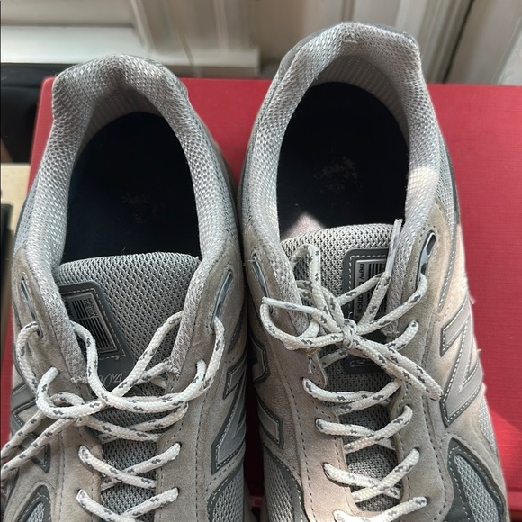 New Balance 990-4 Gray Sneakers with Chunky Design and Cushioned Midsole - Picture 5 of 7